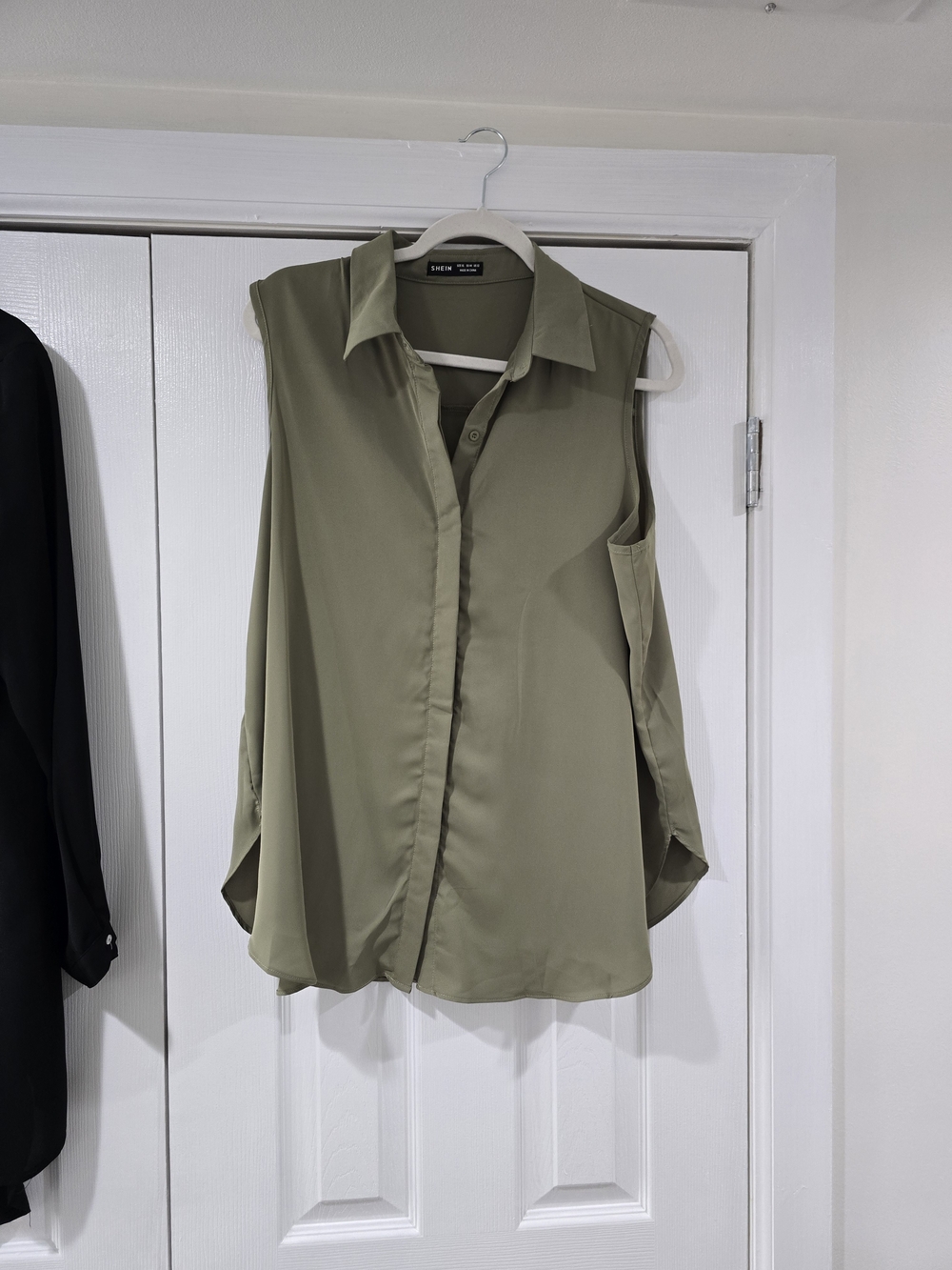 SHEIN Olive Green Sleeveless Button-Down Collared Top